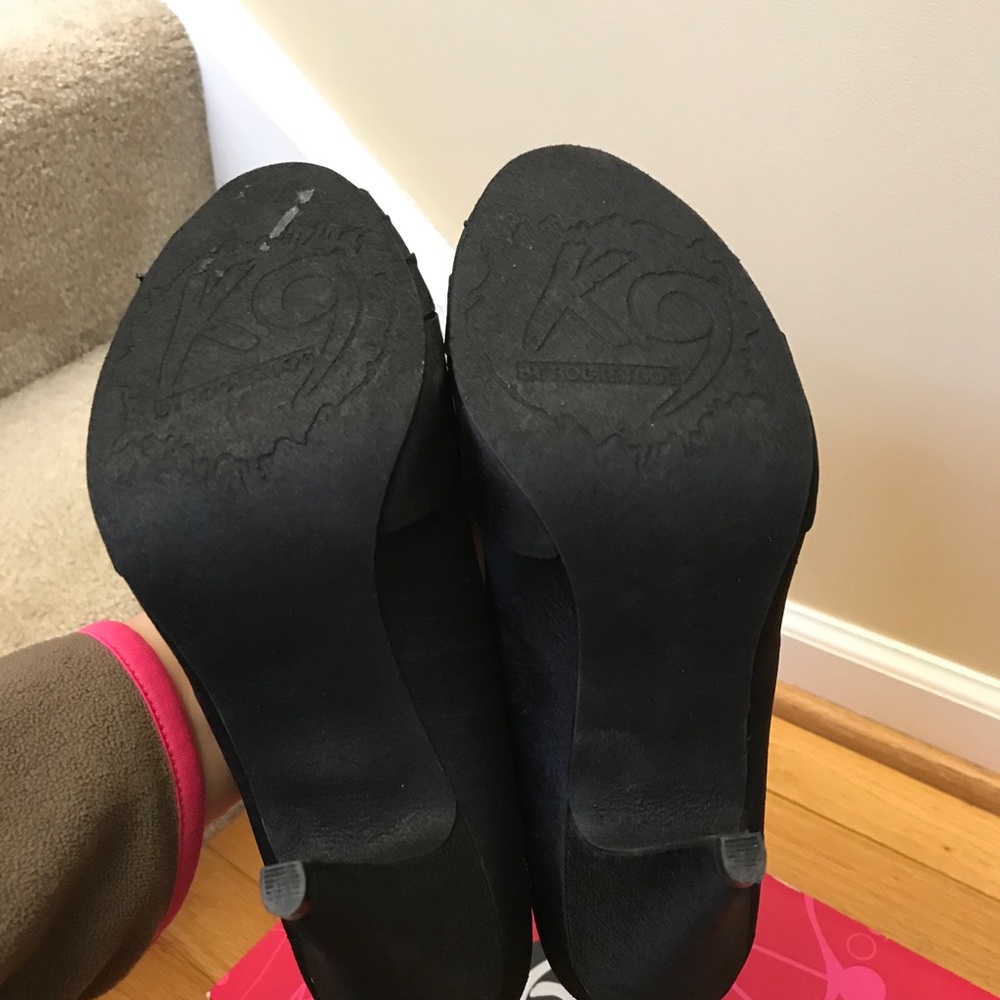 Black Heels - Size 8, 3.5 inch heels - Picture 4 of 7